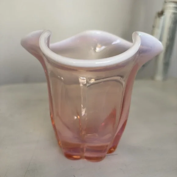 Duncan & Miller Pink Opalescent Canterbury Ruffled Footed Vase - Picture 4 of 4